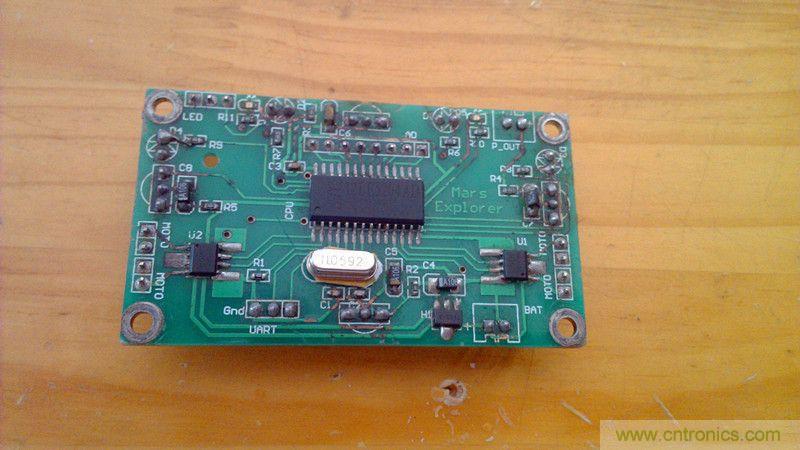 牛人力作！PCB版藍牙智能小車DIY