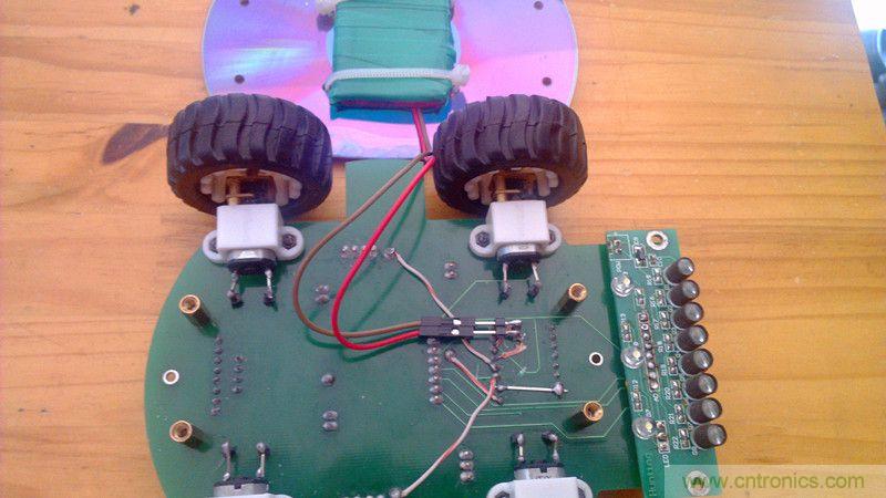 牛人力作！PCB版藍牙智能小車DIY