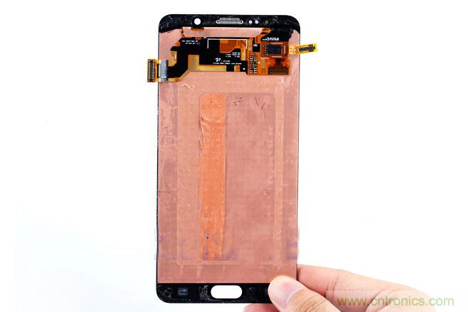 Galaxy Note5拆解，與S系列差距日漸模糊