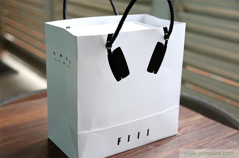 頭條哥的夢想之作！FIIL耳機能讓汪峰上頭條否？