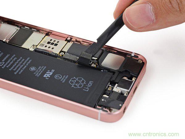 有什么地方?jīng)]有變？iPhone SE真機拆解