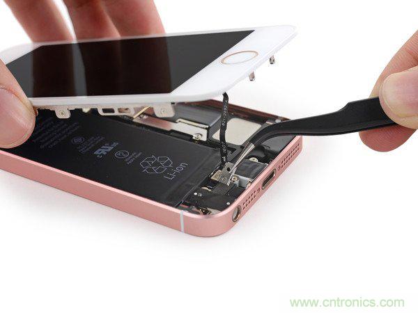 有什么地方?jīng)]有變？iPhone SE真機拆解
